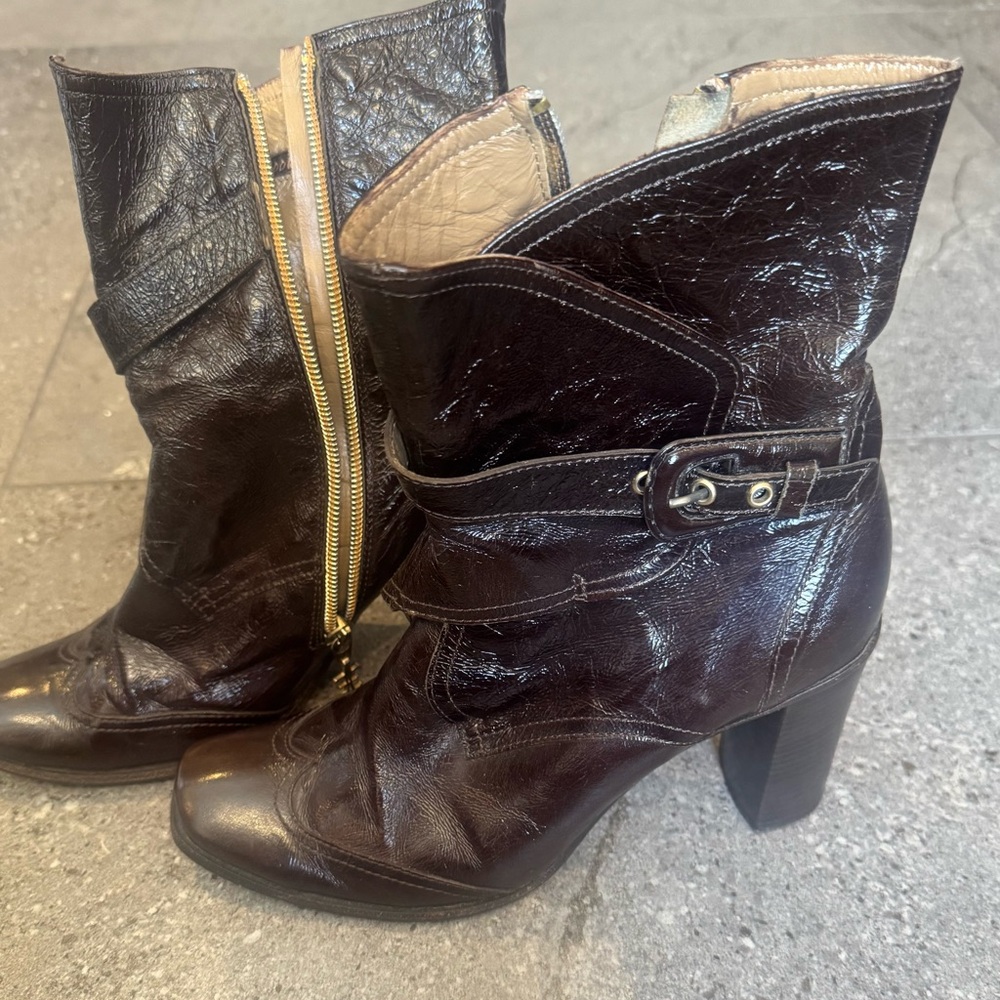 Italian Stylish Women's Leather Boots, Fabi collection.